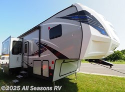 Used 2018 Dutchmen Endurance 3556 available in Muskegon, Michigan