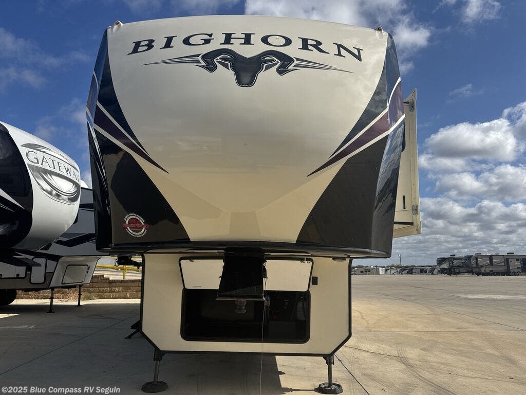 Used 2019 Heartland Bighorn 3160 Elite available in Seguin, Texas