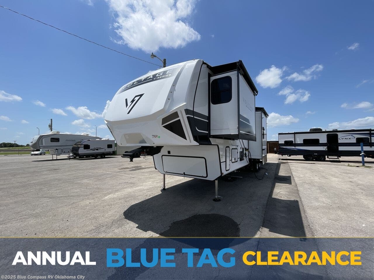 New 2025 Dutchmen Voltage V-Series 3850 available in Norman, Oklahoma