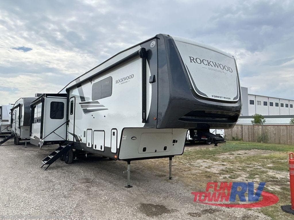 New 2026 Forest River Rockwood Signature 401SFB available in Cleburne, Texas