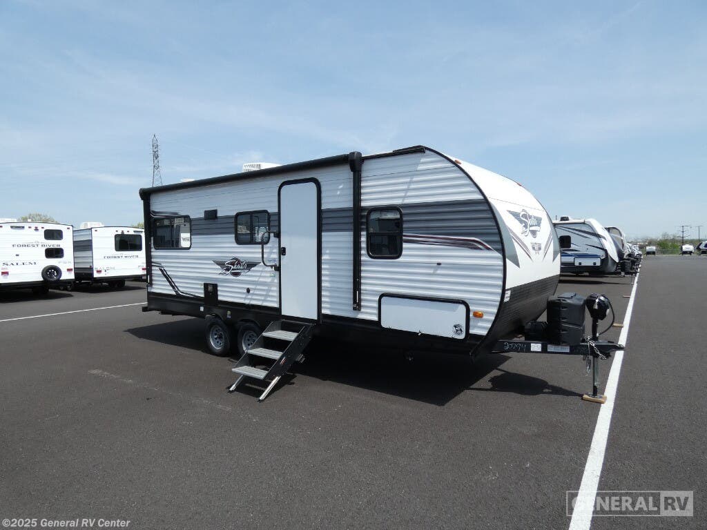 Used 2023 Shasta Shasta 21CK available in Elizabethtown, Pennsylvania