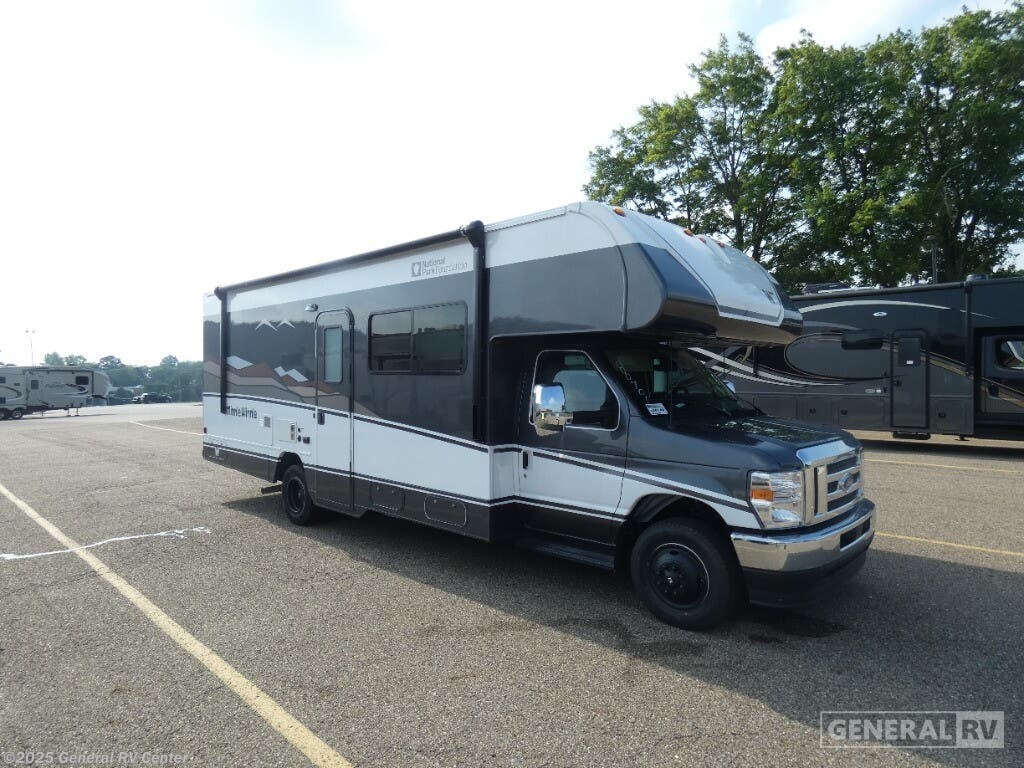 New 2026 Winnebago Minnie Winnie 26NP available in Wixom, Michigan