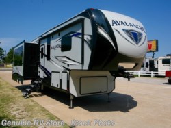 2018 Keystone Avalanche 300RE 2018 Keystone Avalanche 300RE