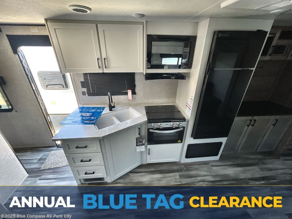 New 2025 Jayco Jay Flight SLX 284BHS available in Park City, Kansas