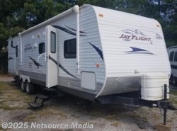 Used 2011 Jayco Jay Flight G2 32BHDS available in Greenwood, South Carolina