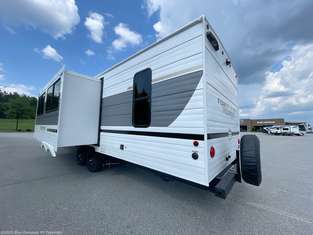 New 2026 Forest River Wildwood X-Lite 273QBXL available in Lexington, South Carolina