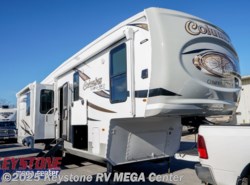 New 2020 Palomino Columbus Compass 298RLC available in Greencastle, Pennsylvania