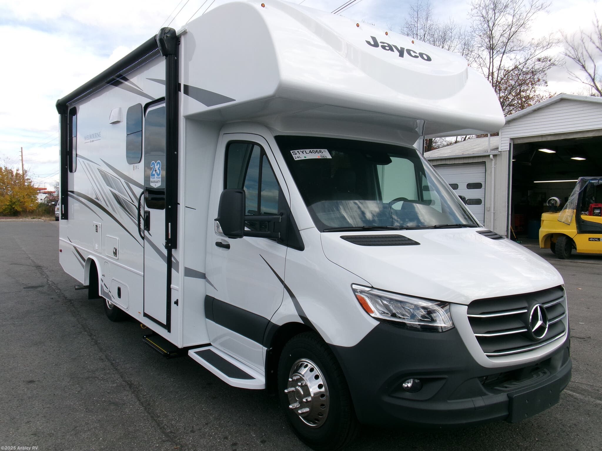 New 2025 Jayco Melbourne 24L available in Duncansville, Pennsylvania