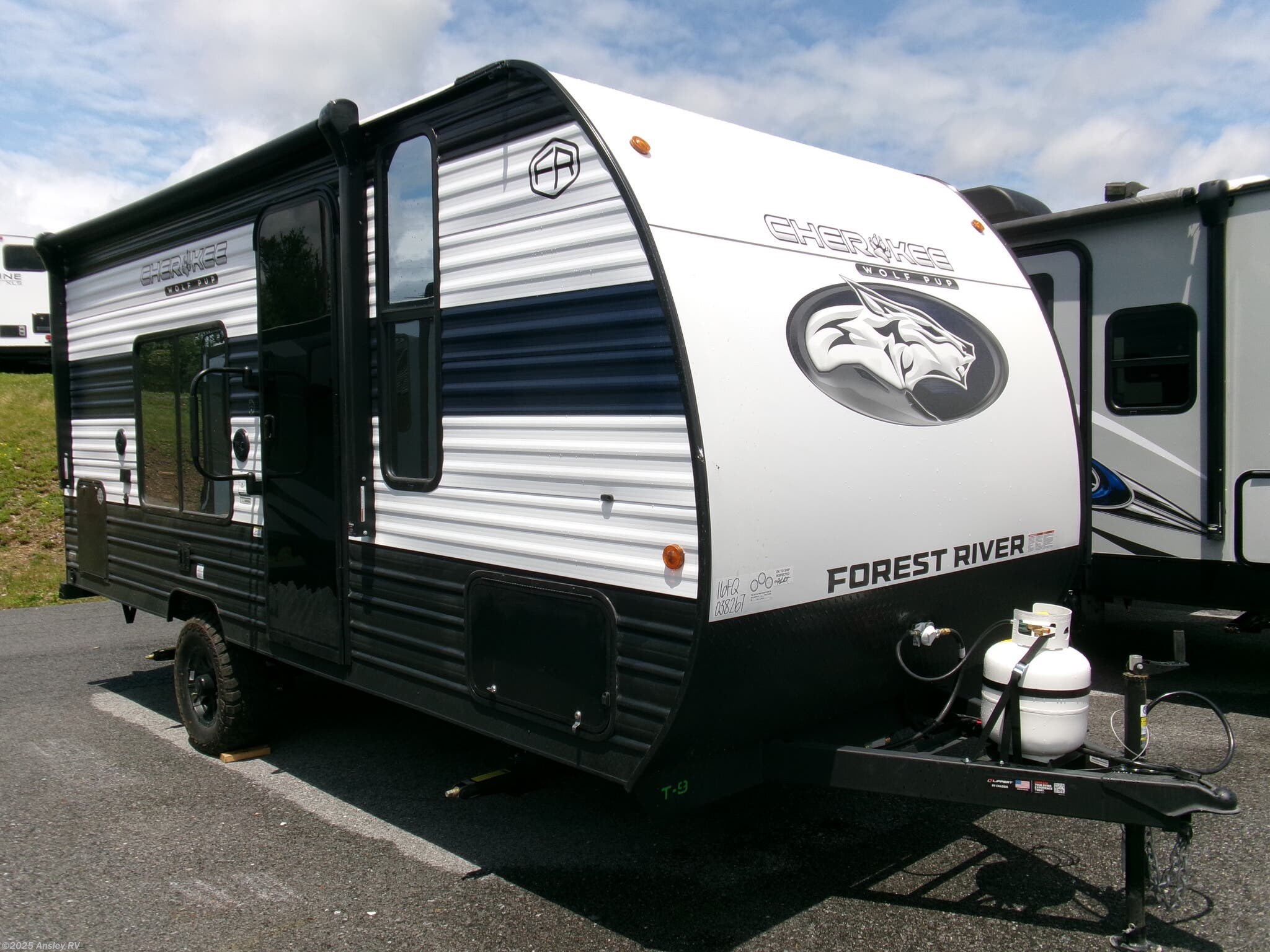 New 2025 Forest River Cherokee Wolf Pup 16FQW available in Duncansville, Pennsylvania