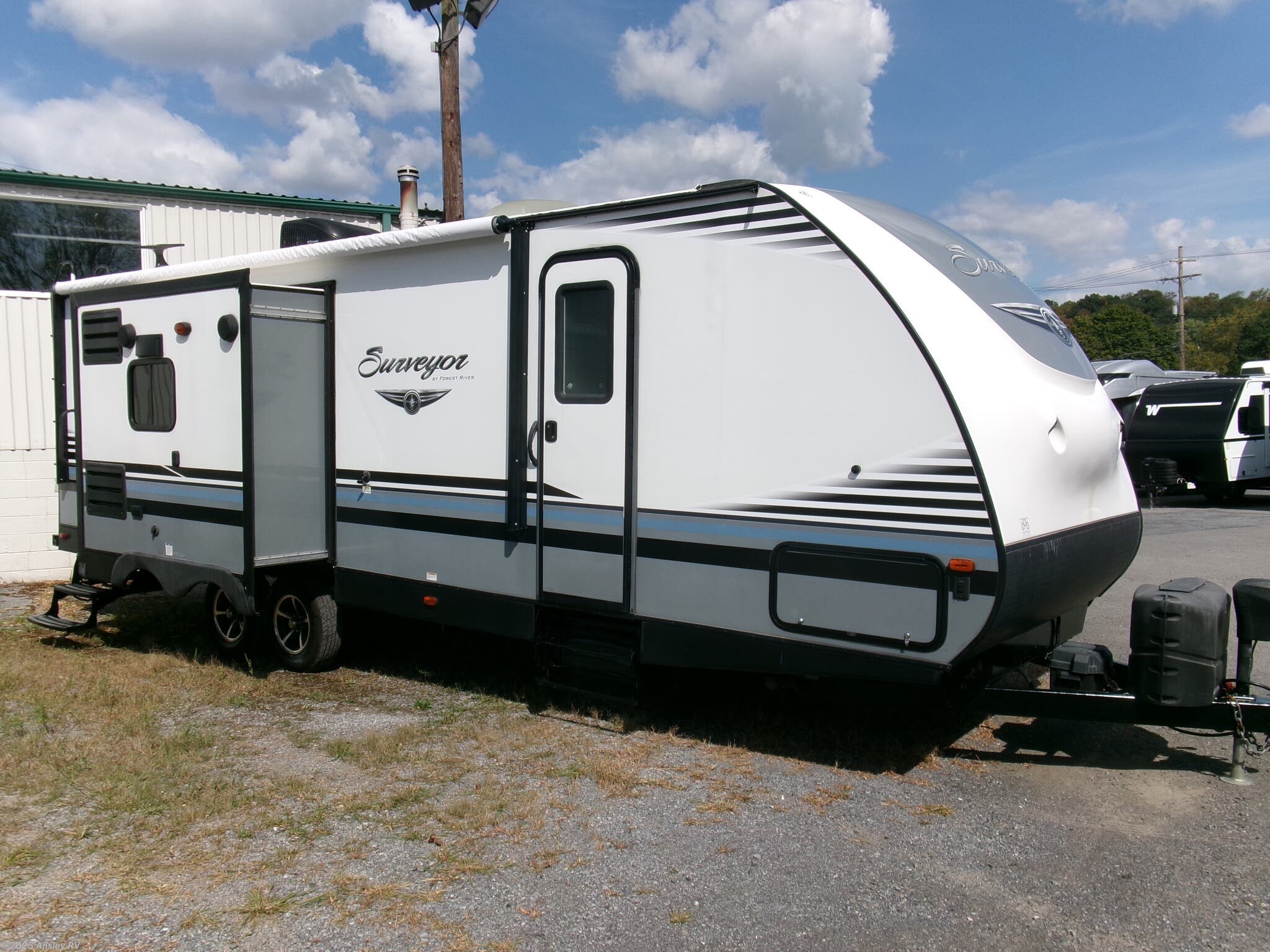Used 2017 Forest River Surveyor 265RLDS available in Duncansville, Pennsylvania