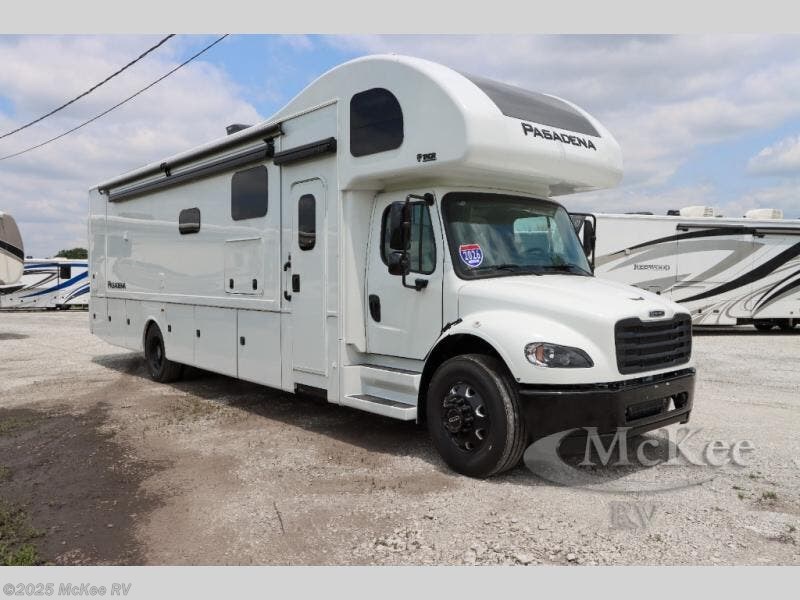 New 2026 Thor Motor Coach Pasadena 38DX available in Perry, Iowa