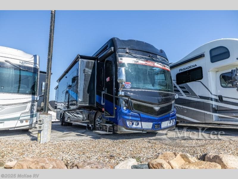 New 2026 Fleetwood Discovery LXE 44B available in Perry, Iowa