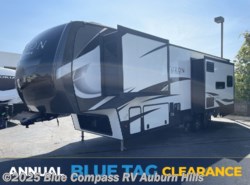 Used 2022 Dutchmen Yukon 320RL available in Auburn Hills, Michigan