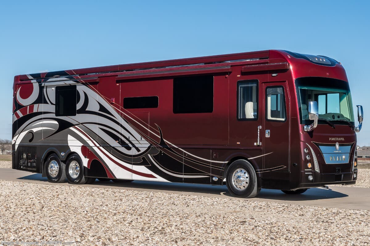 New 2025 Foretravel Realm Presidential Luxury Villa Master Suite (LVMS) Bath & 1/2 available in Alvarado, Texas