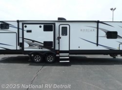 New 2018 Dutchmen Kodiak Ultimate 330BHSL available in Belleville, Michigan