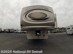 New 2019 Palomino Columbus 329DV available in Belleville, Michigan