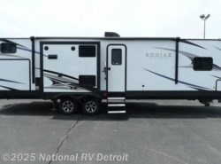 New 2018 Dutchmen Kodiak Ultimate 330BHSL available in Belleville, Michigan