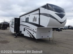 New 2021 CrossRoads Redwood 4001LK available in Belleville, Michigan