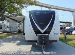 Used 2016 Skyline Layton Javelin 325BH available in Houston, Texas
