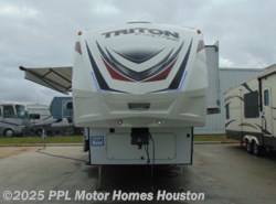 Used 2017 Dutchmen Voltage 3551 available in Houston, Texas
