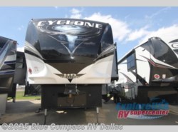 New 2019 Heartland Cyclone 4270 available in Mesquite, Texas