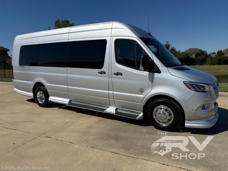 New 2026 OGV Luxury Coach V-Sport 9RB7 available in Baton Rouge, Louisiana