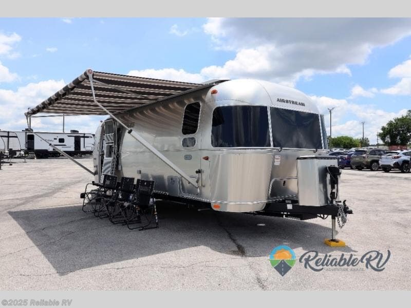 New 2025 Airstream Globetrotter 25FB Twin available in Springfield, Missouri