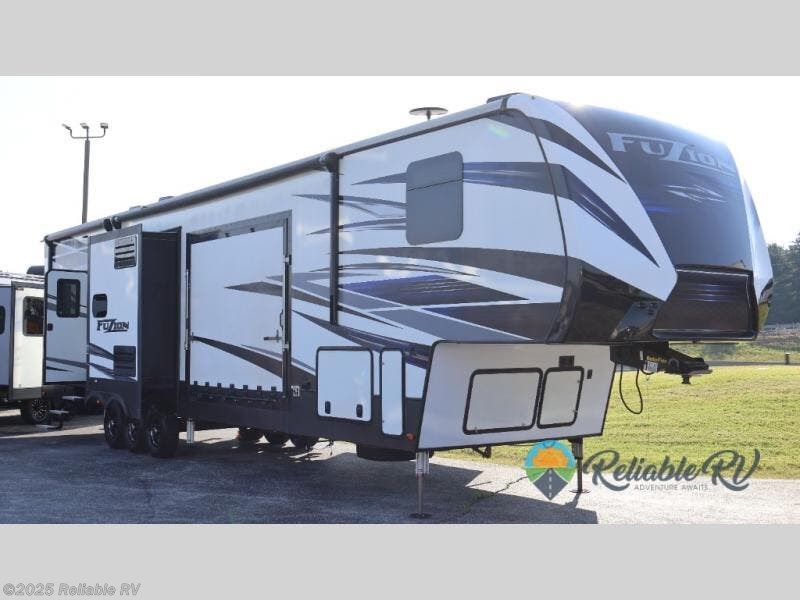 Used 2018 Keystone Fuzion 424 available in Springfield, Missouri