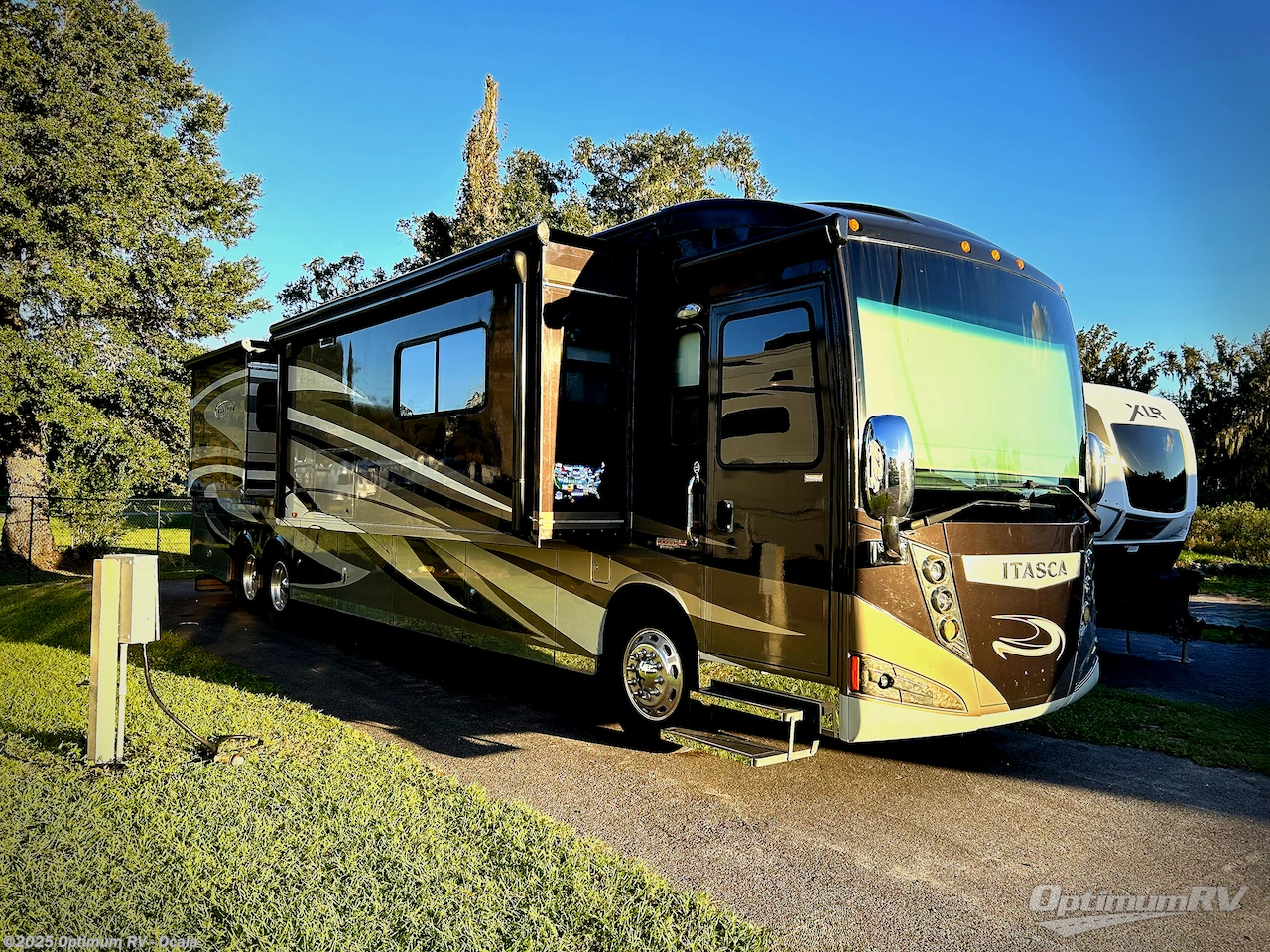 Used 2013 Itasca Ellipse 42QD available in Ocala, Florida
