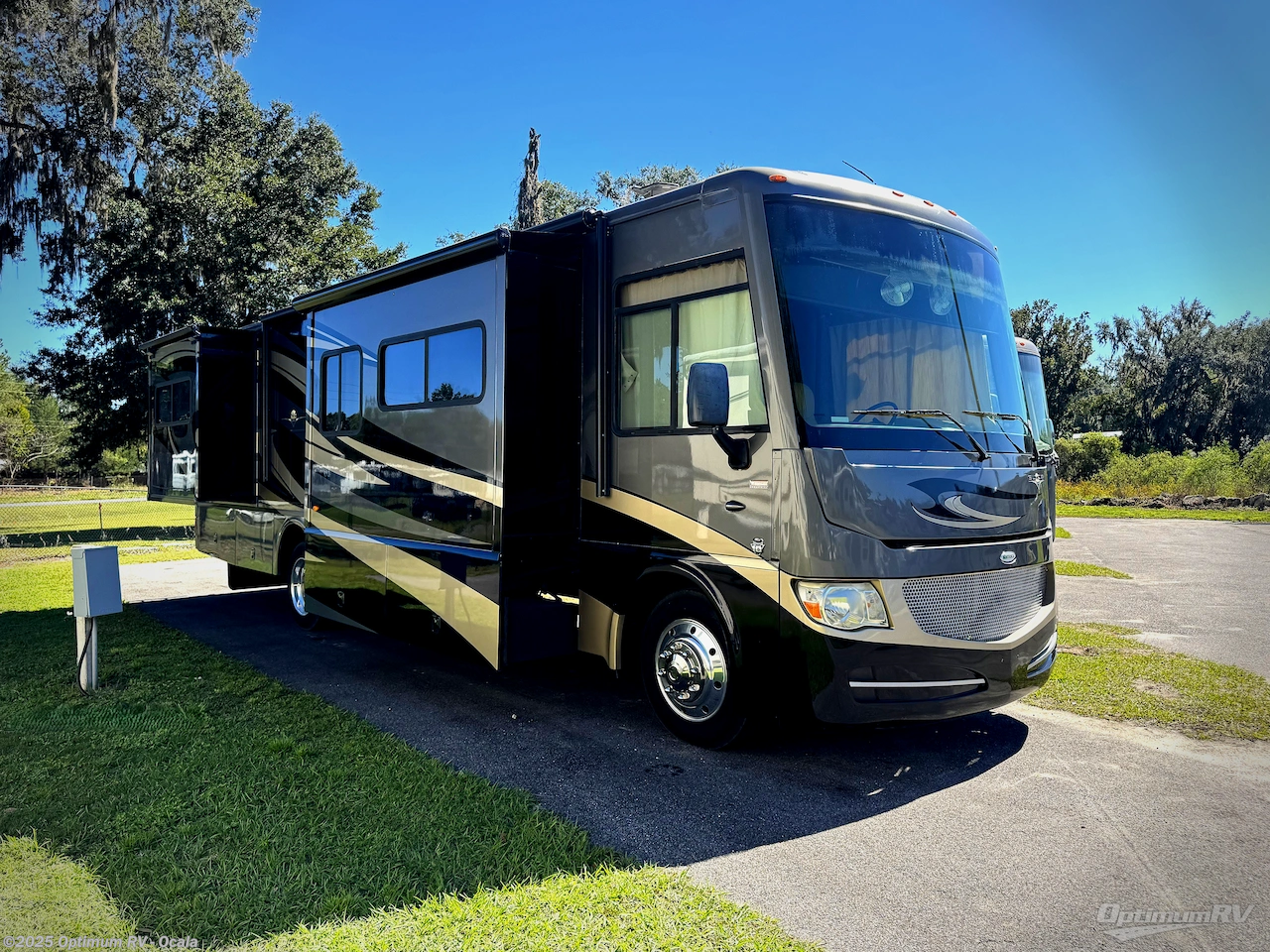 Used 2013 Itasca Sunova 33C available in Ocala, Florida