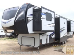New 2019 Keystone Avalanche 383FL available in Seguin, Texas