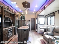 New 2019 CrossRoads Cameo 3701RL available in Fort Myers, Florida