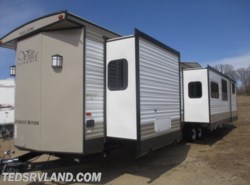 Used 2018 Forest River Salem Villa 402QBQ available in Paynesville, Minnesota