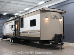 New 2018 Forest River Salem Villa Classic 426-2BLTD available in Grand Rapids, Michigan