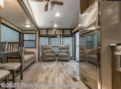 New 2019 Forest River Salem Villa Classic 353FLFB available in Grand Rapids, Michigan