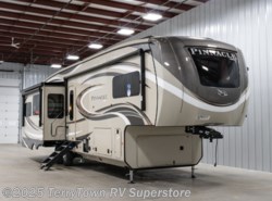 New 2019 Jayco Pinnacle 36SSWS available in Grand Rapids, Michigan