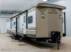 New 2019 Forest River Salem Villa Classic 4002Q available in Grand Rapids, Michigan