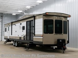 New 2020 Forest River Salem Villa Classic 40FDEN available in Grand Rapids, Michigan