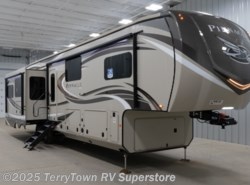 New 2020 Jayco Pinnacle 37MDQS available in Grand Rapids, Michigan