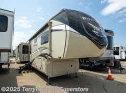 New 2022 Jayco Pinnacle 36KPTS available in Grand Rapids, Michigan