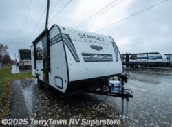 New 2026 CrossRoads Sunset Trail 17BHS available in Grand Rapids, Michigan