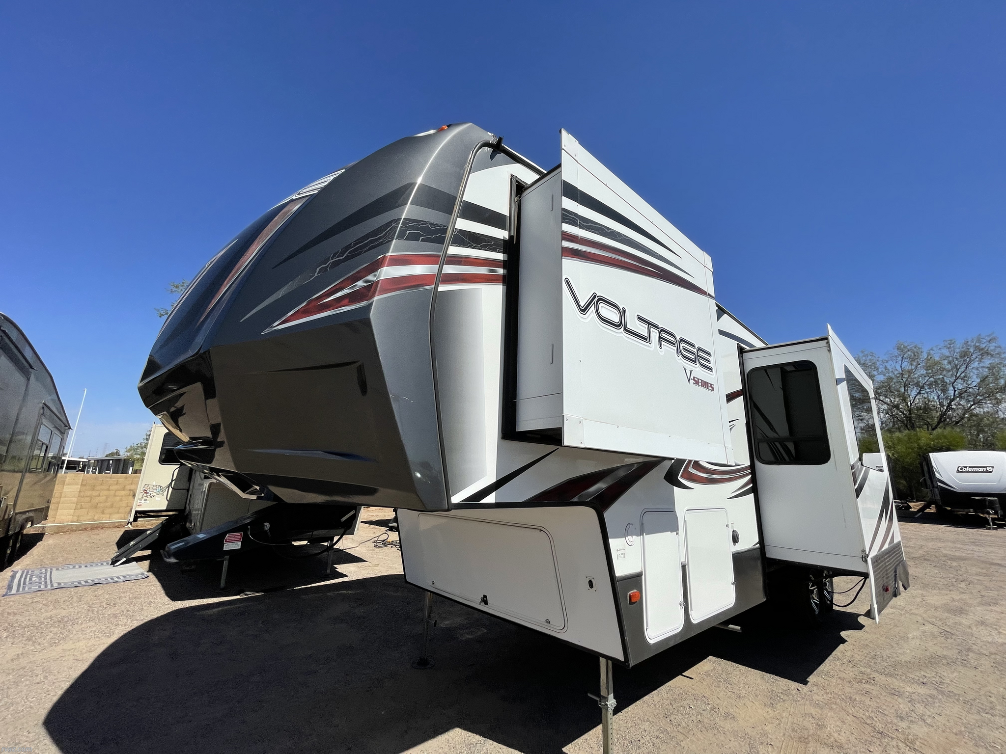 Used 2016 Dutchmen Voltage V3005 available in Mesa, Arizona