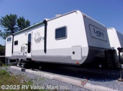 Used 2013 Highland Ridge Light LT305BHS available in Lititz, Pennsylvania