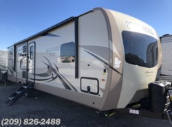 New 2018 Forest River Rockwood Signature Ultra Lite 8327SS available in Los Banos, California