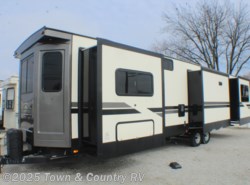 Used 2020 CrossRoads Hampton 373RDD available in Clyde, Ohio