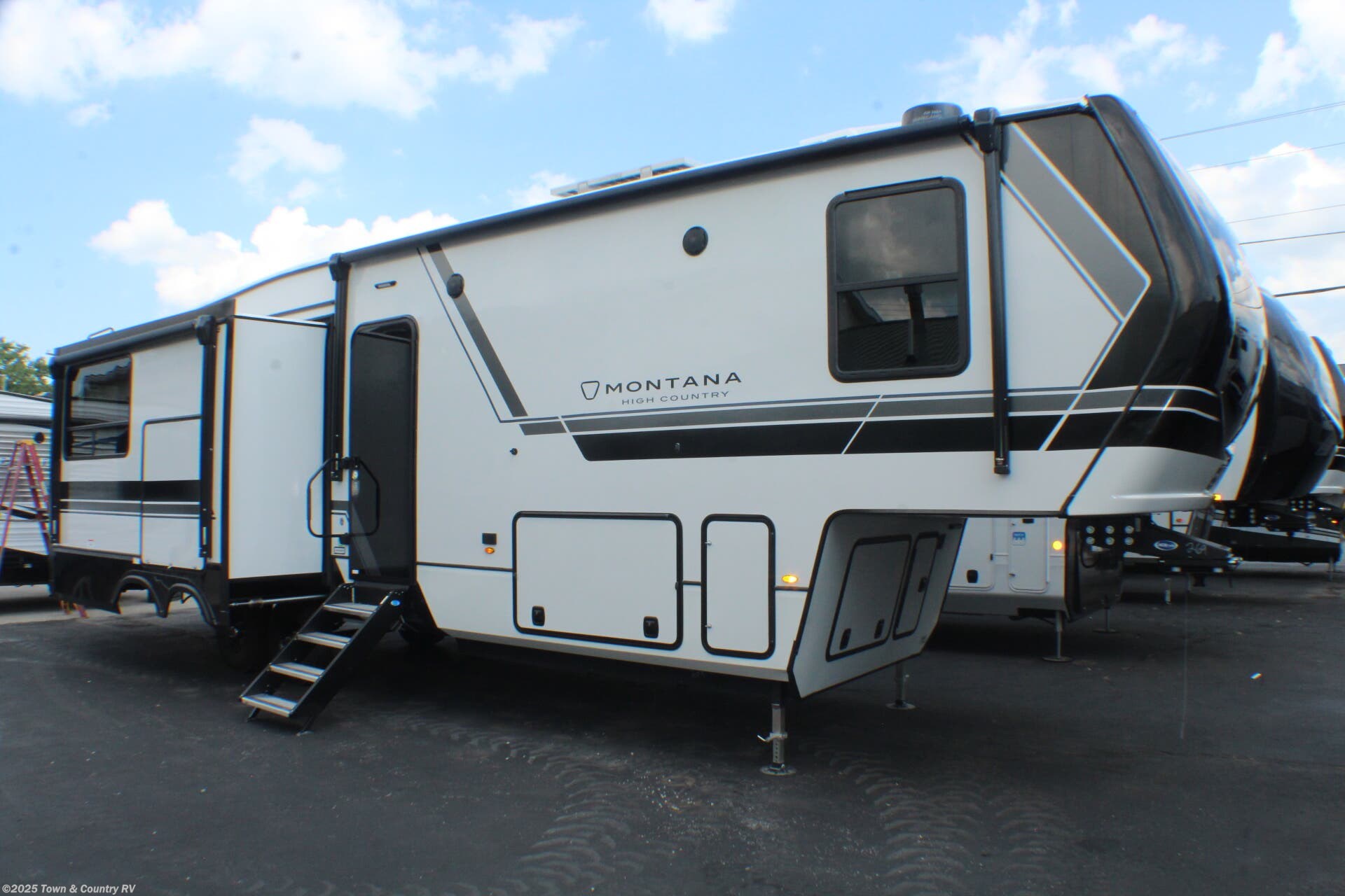 New 2026 Keystone 325RK available in Clyde, Ohio