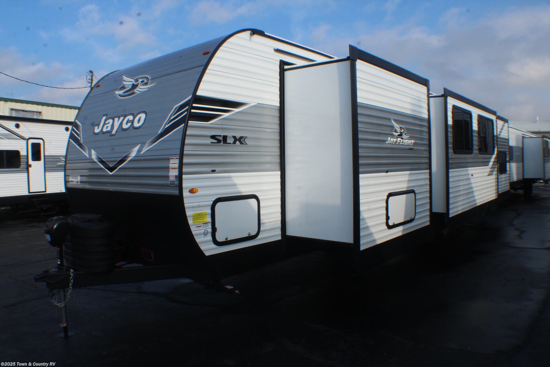 New 2026 Jayco Jay Flight SLX 325BHT available in Clyde, Ohio