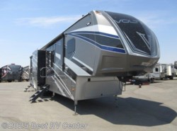 New 2018 Dutchmen Voltage EPIC 3990 Full Body Paint/ 6 Pt. Hydraulic /Ramp D available in Turlock, California
