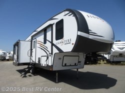 New 2019 Forest River Rockwood Signature Ultra Lite 8299BS Auto Leveling / Two AC's / 12 Cu Ft Refer available in Turlock, California