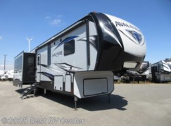 New 2020 Keystone Avalanche 365MB MID BUNKS/ 6 POINT HYDRAULIC AUTO LEVELING/ available in Turlock, California